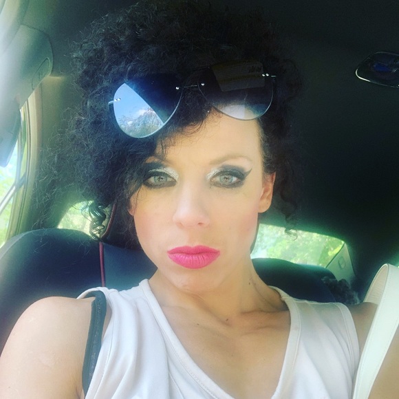 Meet your Posher, Laura - Picture 8 of 9